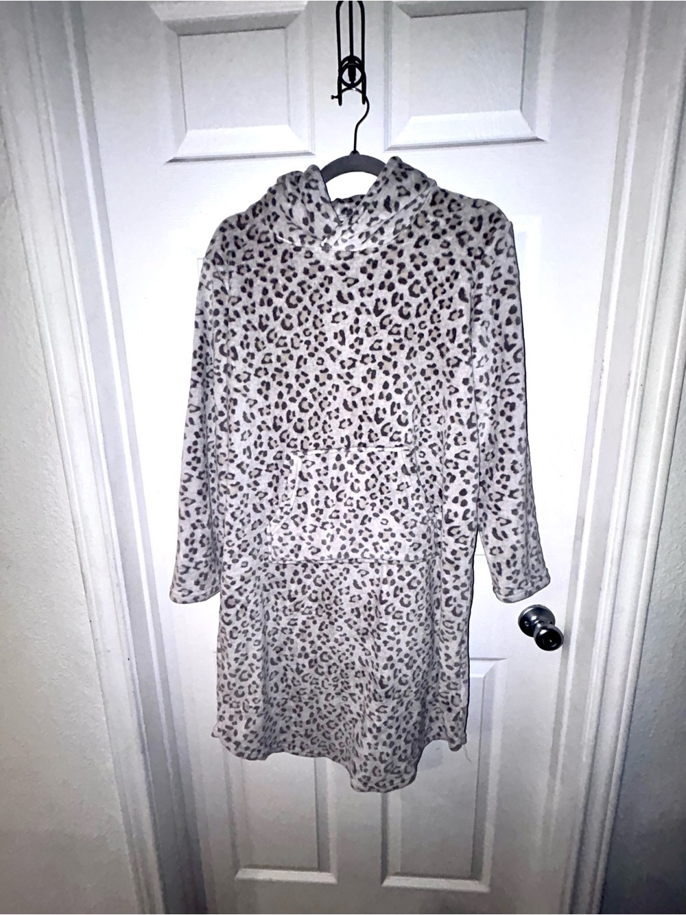 32 Degrees Grey Snow Leopard Hooded Sleep Tunic